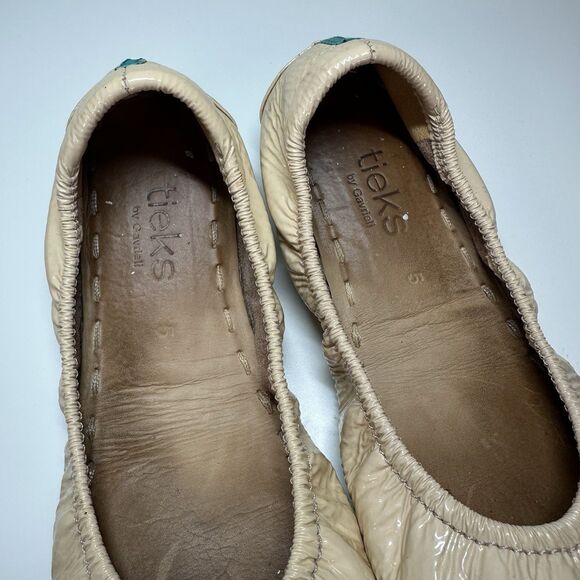 Tieks by Gavrieli Women Patent In Biscotti Leather Foldable Ballet Flats Size 5 - Picture 4 of 11